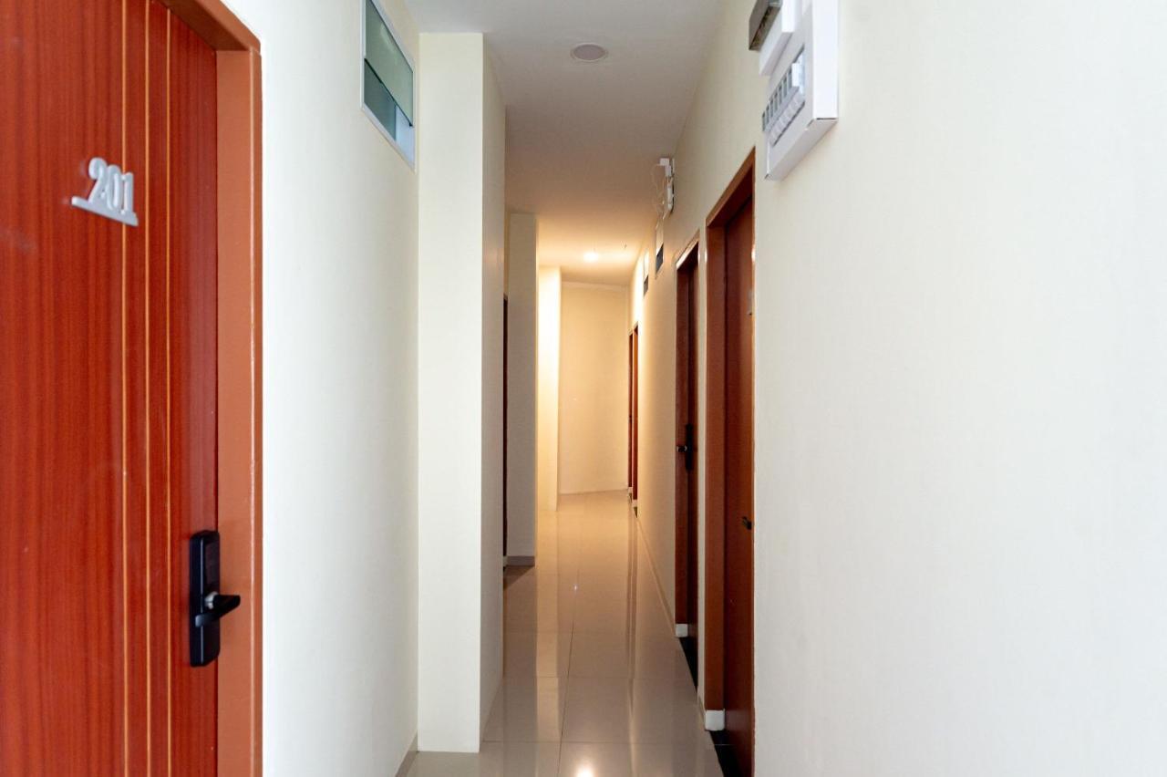 Reddoorz Plus At Komplek Abc Batu Aji Batam Kubuk ภายนอก รูปภาพ